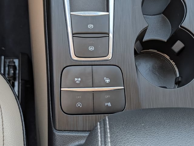 Used 2020 Ford Escape Titanium AWD/4WD image 16