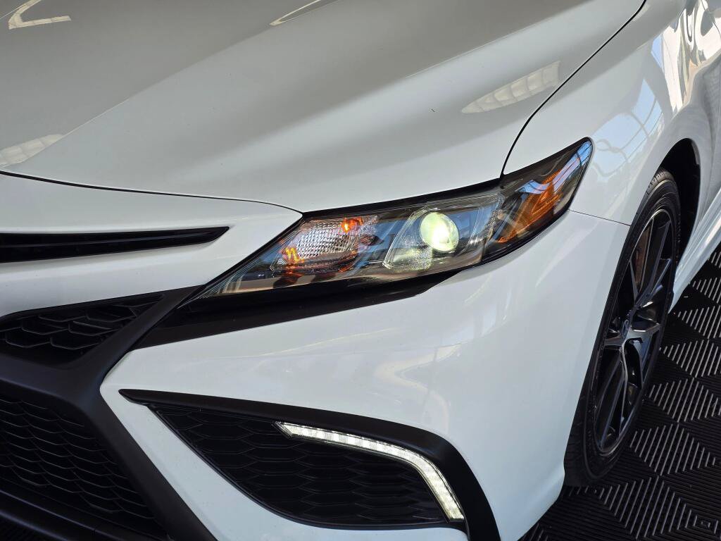 Used 2023 Toyota Camry SE AWD/4WD image 9