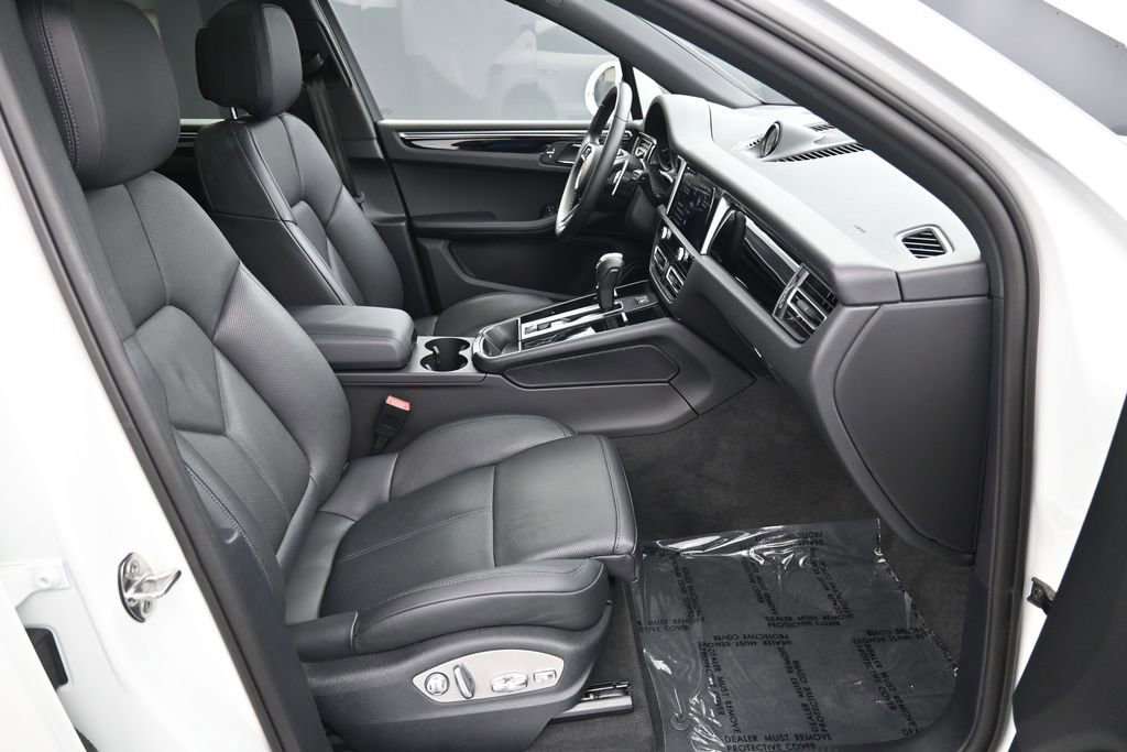 Certified 2023 Porsche Macan S AWD/4WD image 30