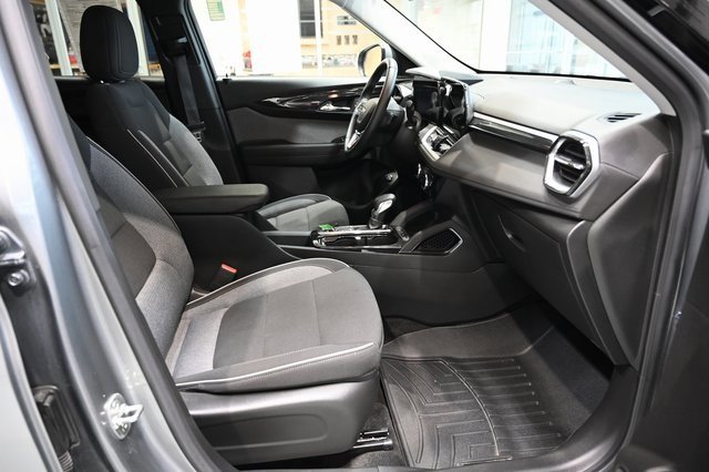 Used 2024 Chevrolet TrailBlazer LT w/ Convenience Package image 10
