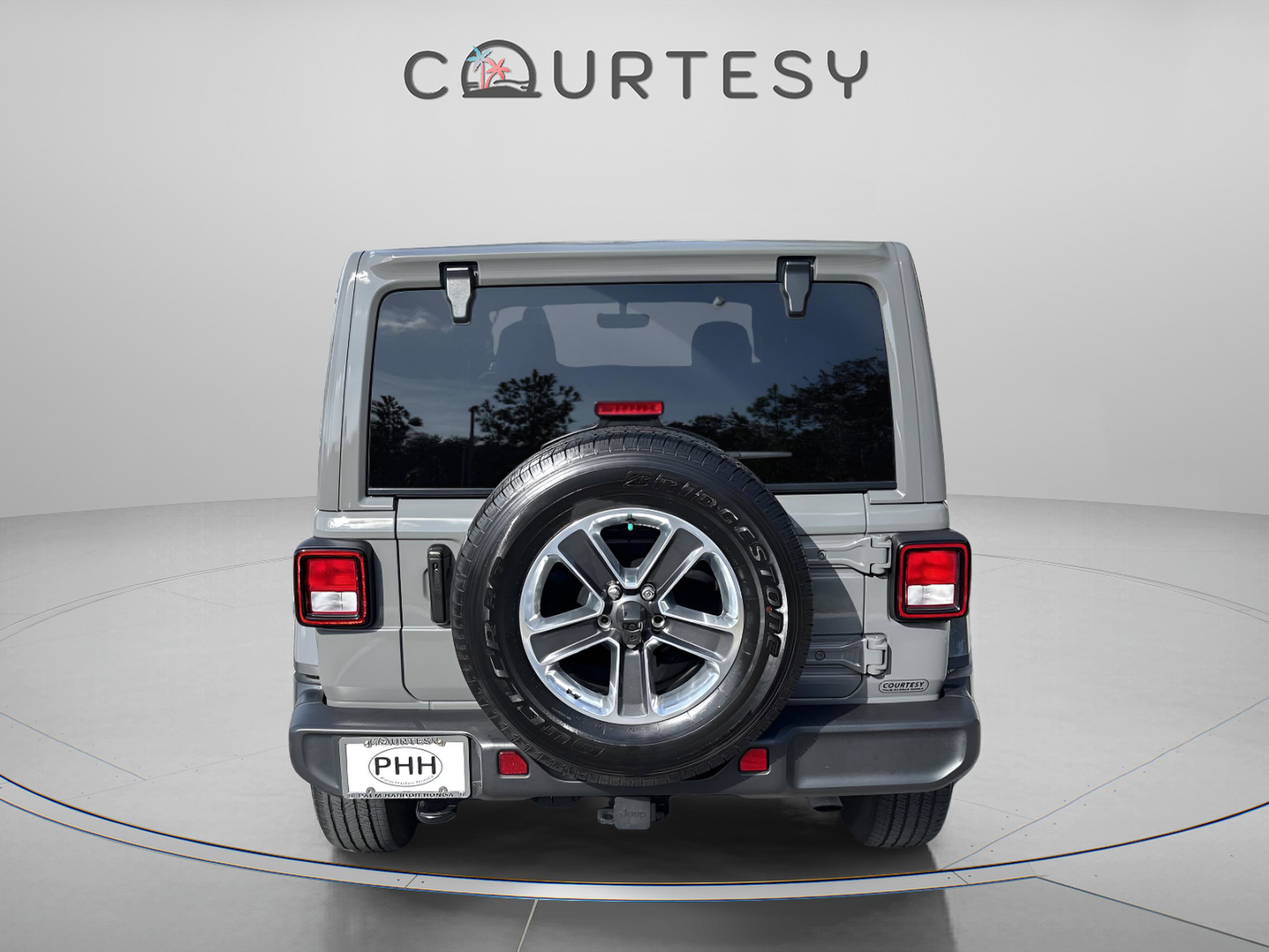 Used 2023 Jeep Wrangler Sahara w/ Cold Weather Group image 7