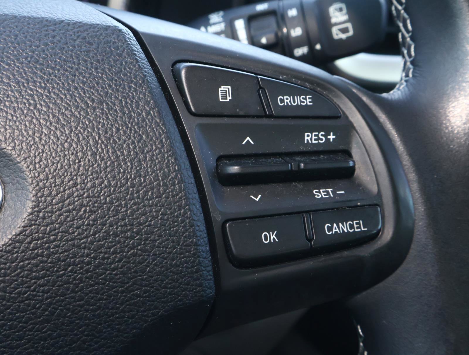 Used 2021 Hyundai Venue SEL w/ Premium Package image 25