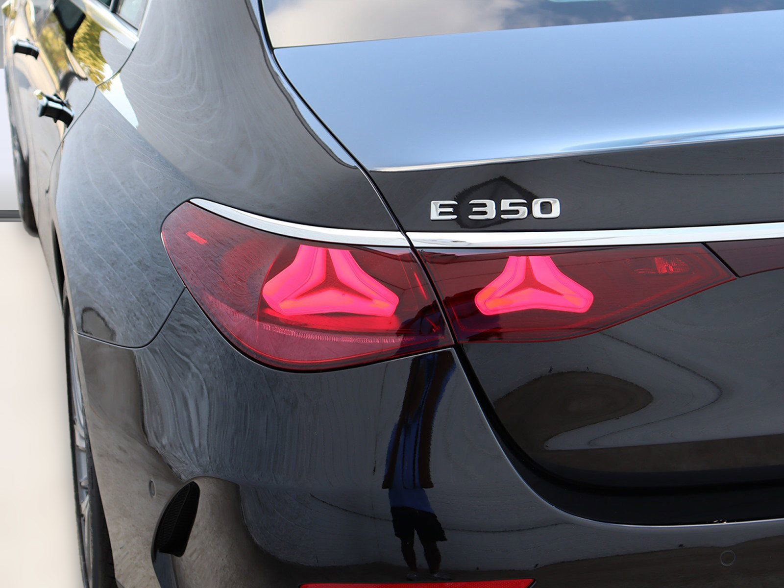 Used 2025 Mercedes-Benz E 350 Sedan image 11