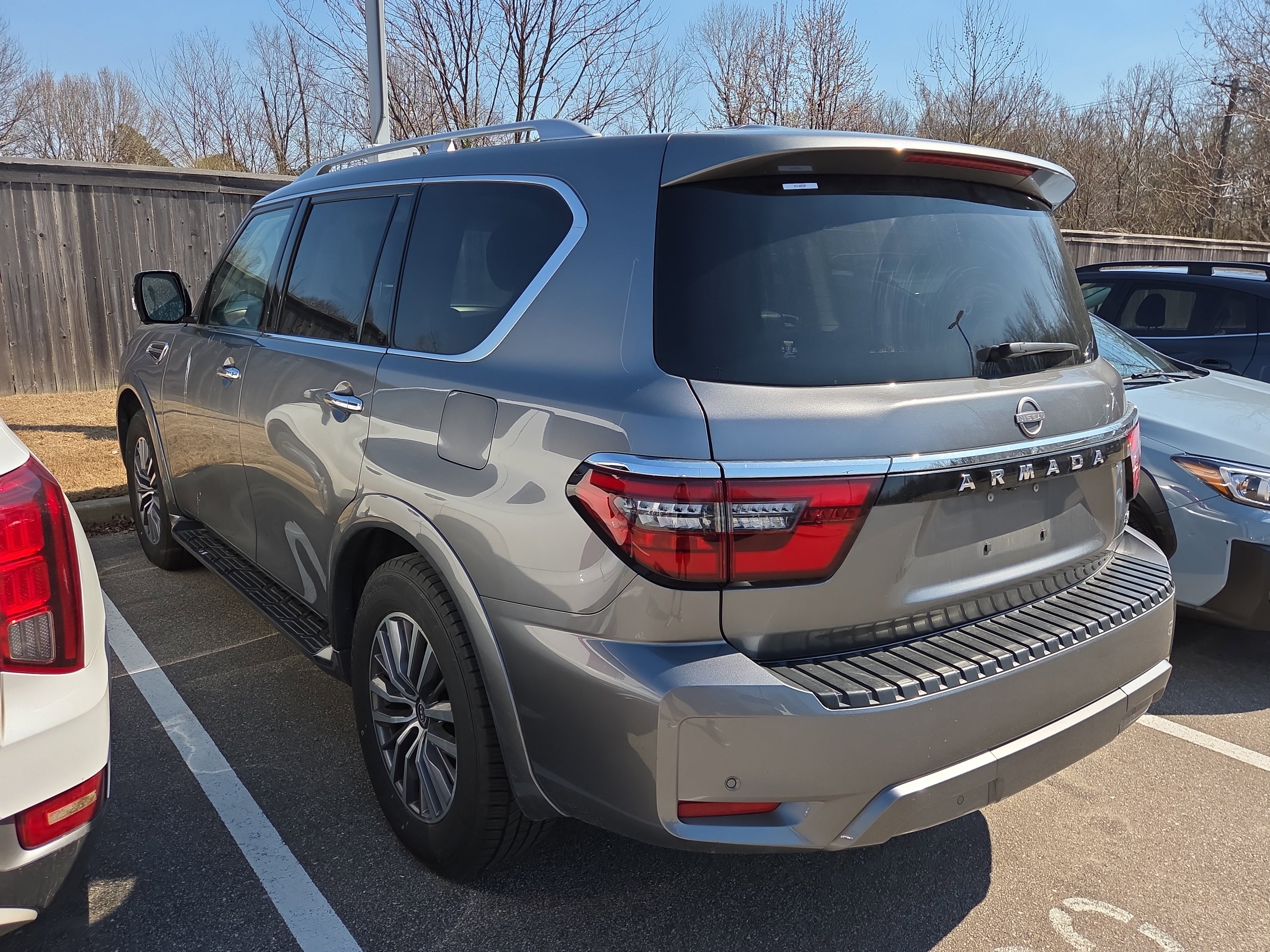 Used 2024 Nissan Armada SL w/ Captain's Chairs Package image 5