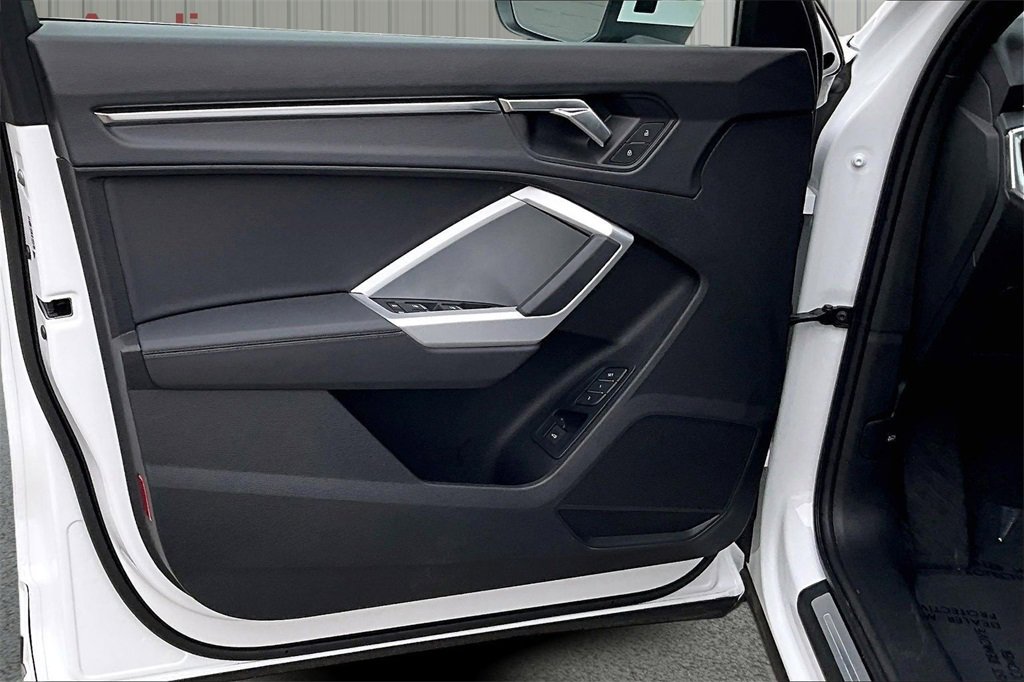 Used 2025 Audi Q3 2.0T Premium w/ Convenience Package image 20