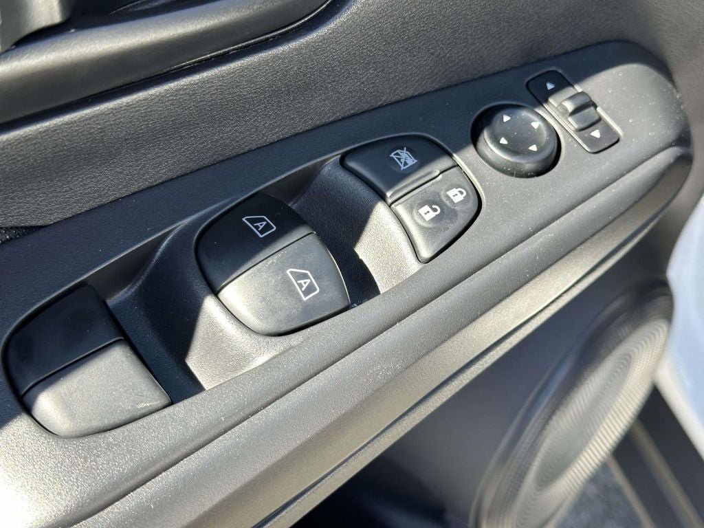 Used 2024 Nissan Kicks S FWD image 18