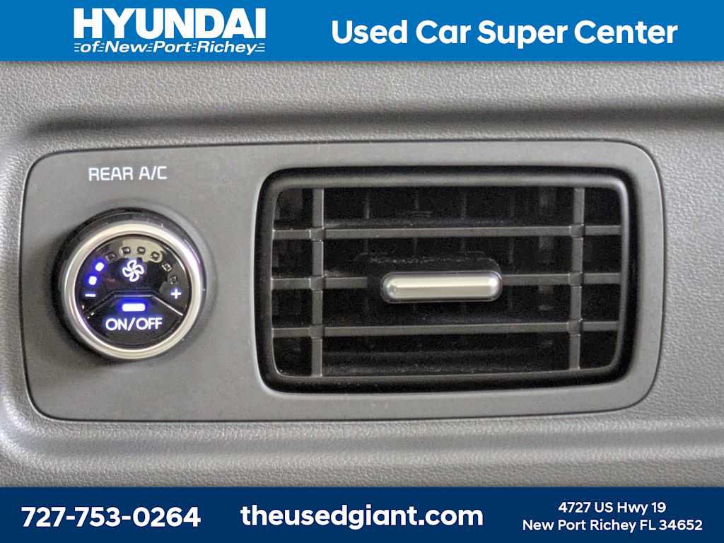Certified 2024 Hyundai Santa Fe SEL AWD/4WD image 17