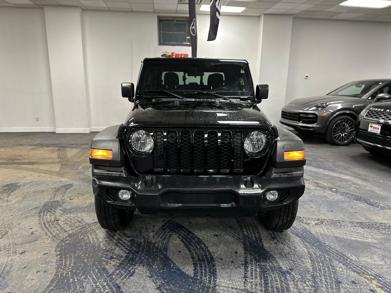 Used 2020 Jeep Gladiator Sport w/ Quick Order Package 24S AWD/4WD image 3