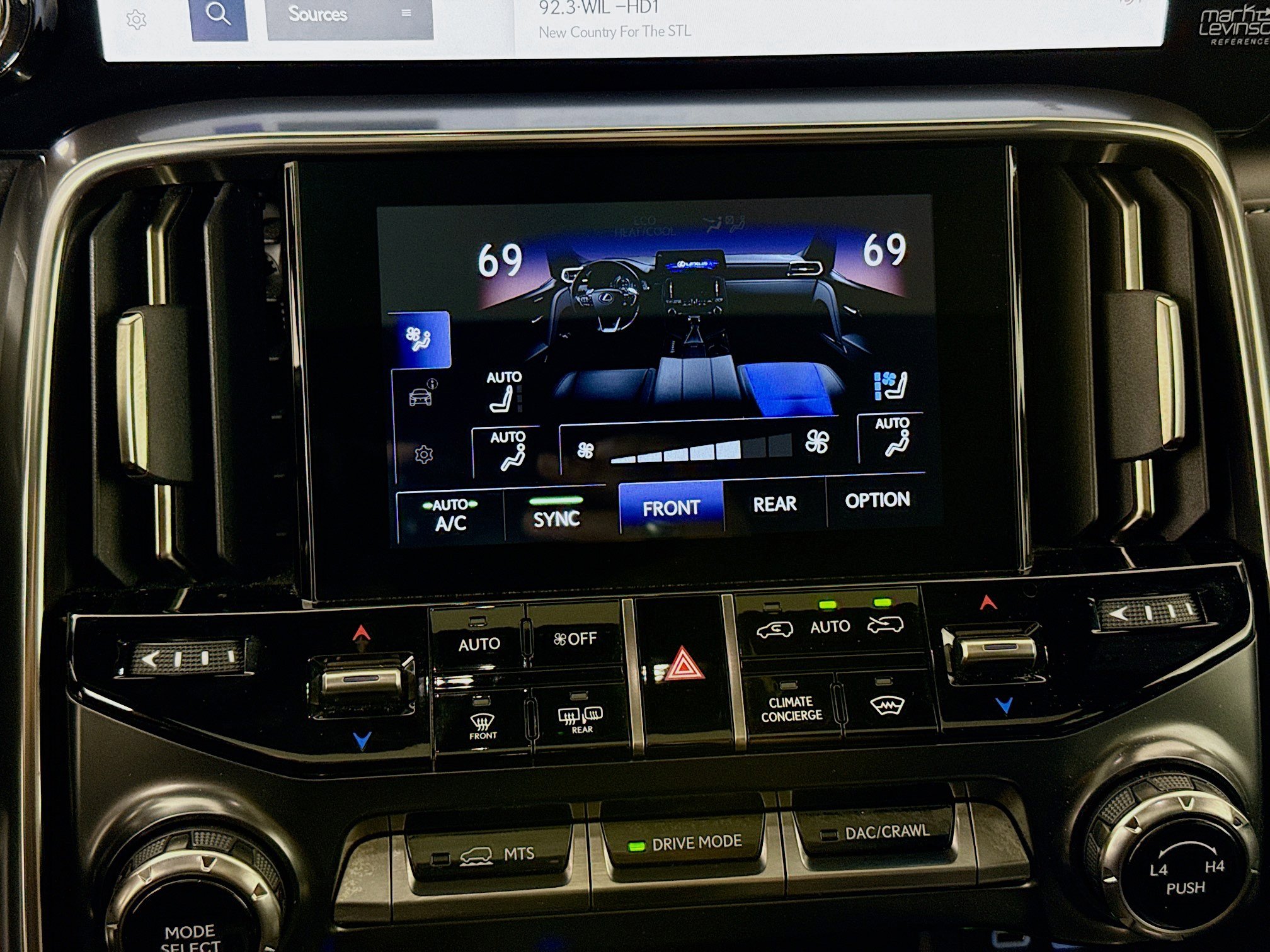 Used 2023 Lexus LX 600 F Sport w/ Accessory Package (Z1) image 18