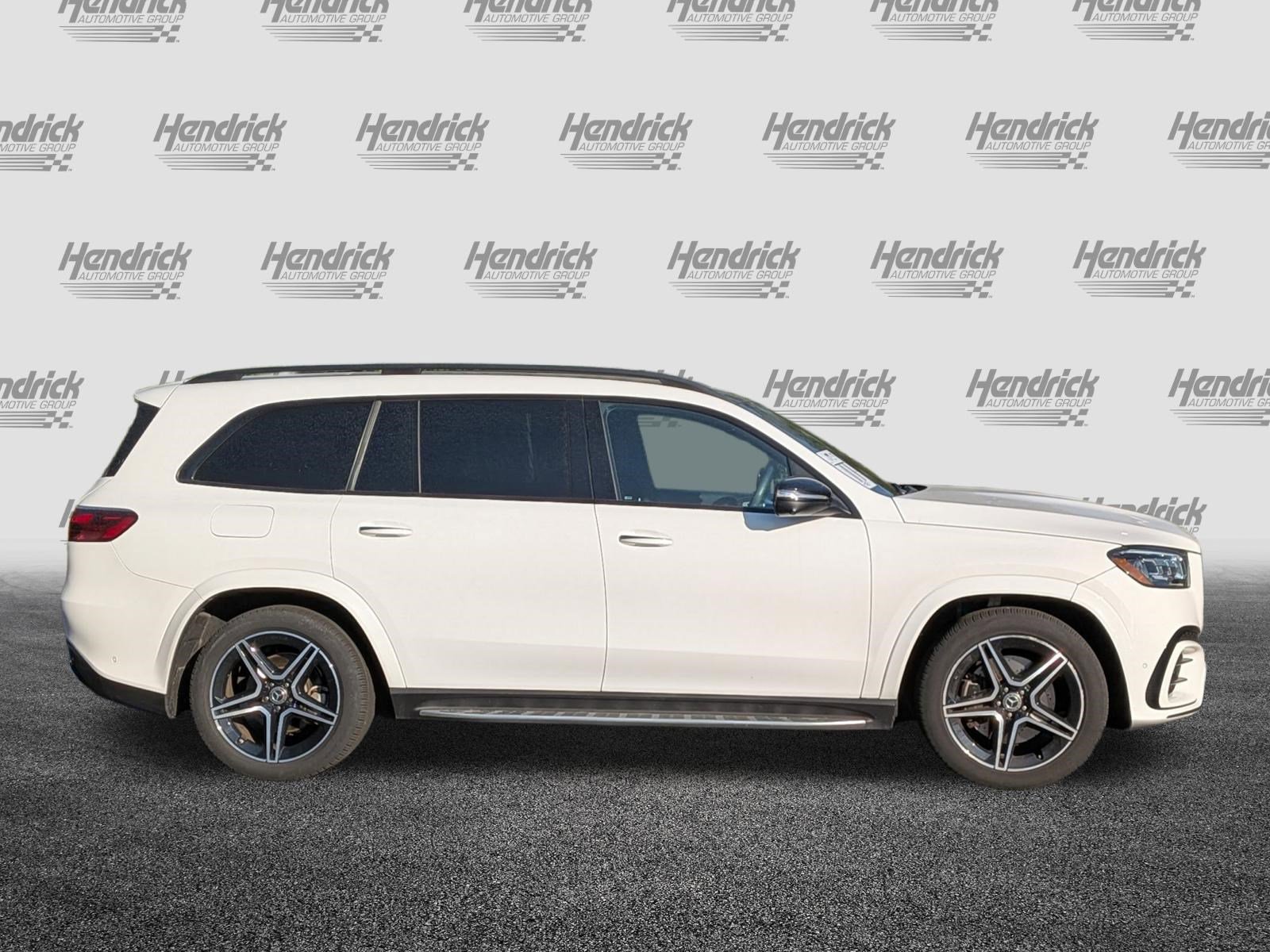 Used 2024 Mercedes-Benz GLS 450 4MATIC image 11