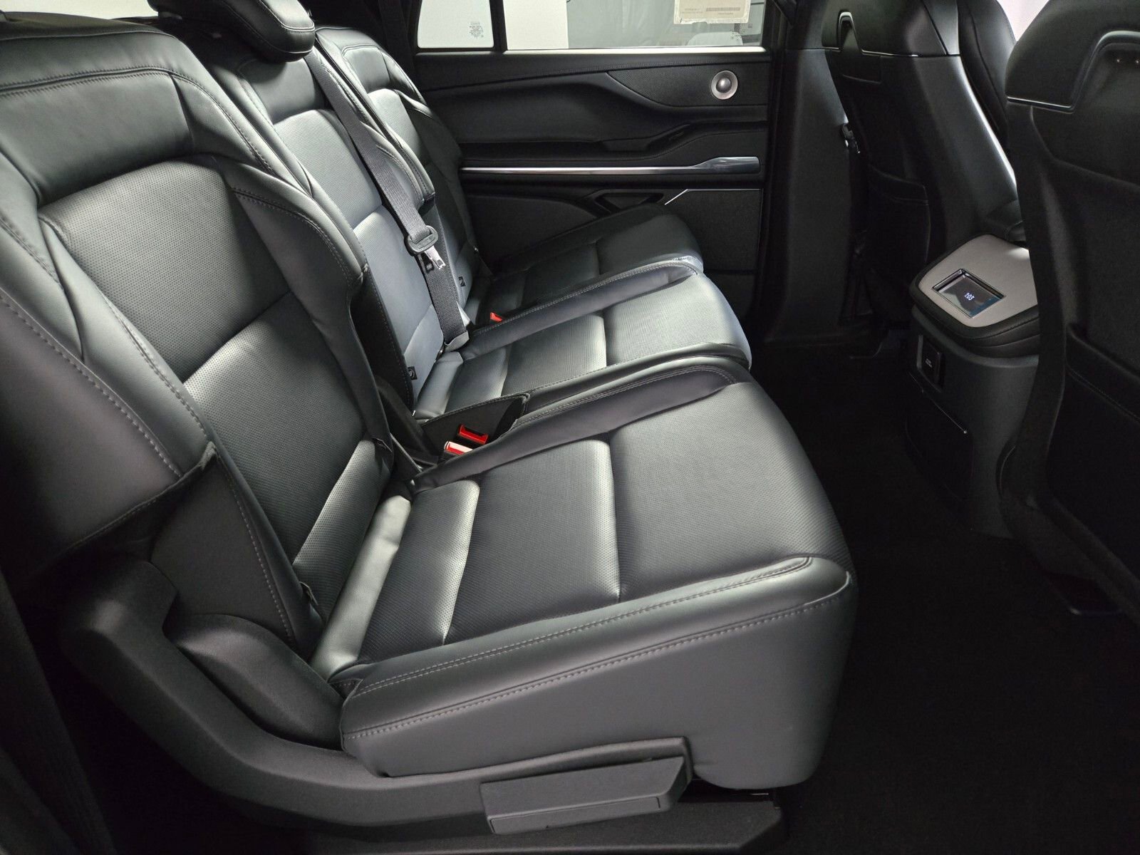 New 2026 Lincoln Navigator L Reserve w/ Jet Appearance Package AWD/4WD image 19