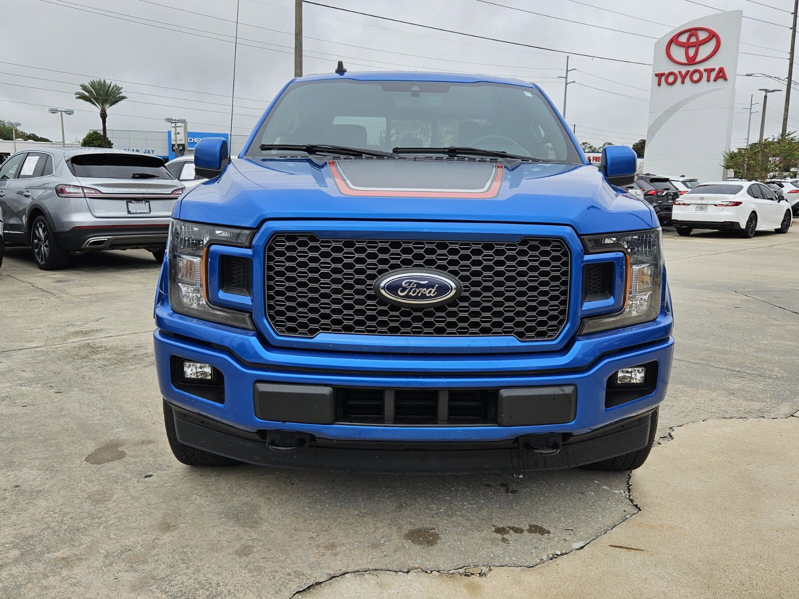 Used 2019 Ford F150 Lariat image 2
