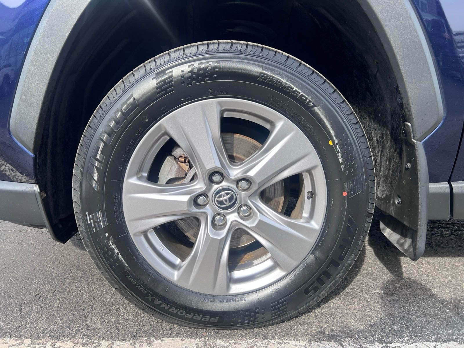 Used 2022 Toyota RAV4 XLE image 18