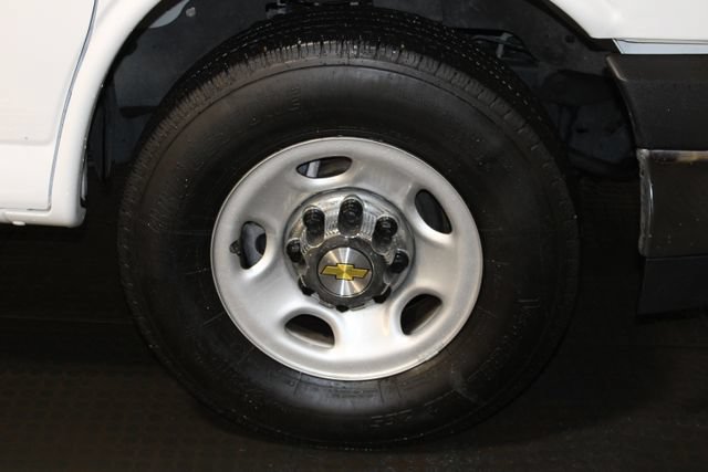 Used 2025 Chevrolet Express 3500 LT w/ LT Preferred Equipment Group RWD image 30