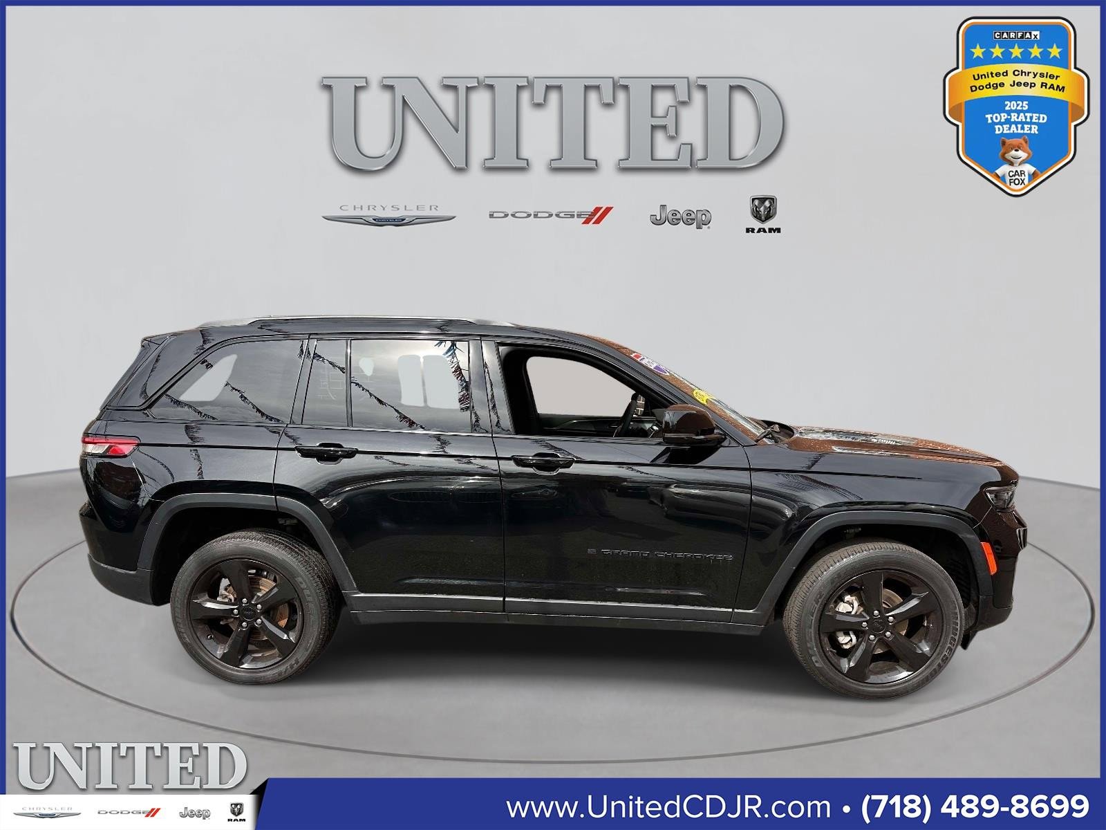 Certified 2023 Jeep Grand Cherokee Altitude image 2