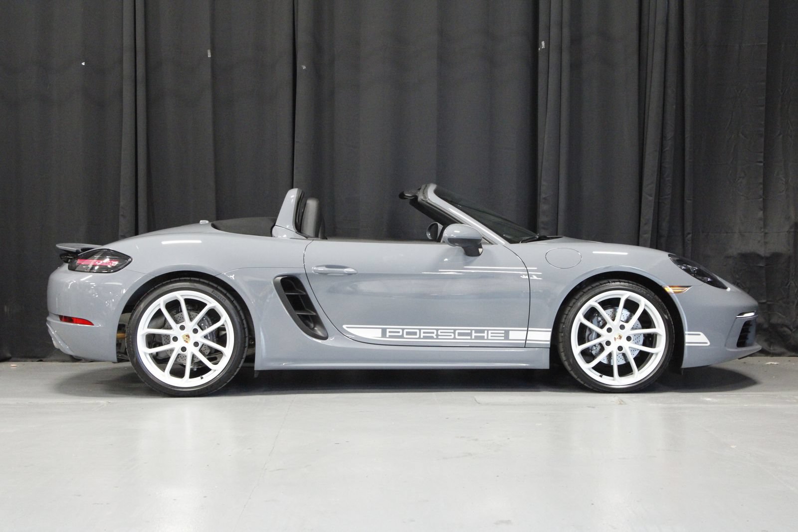 Certified 2024 Porsche 718 Boxster RWD image 8