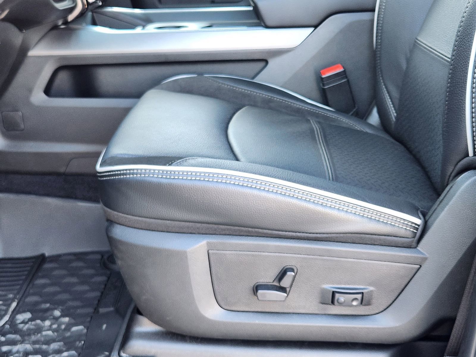 New 2026 RAM 3500 Laramie image 21