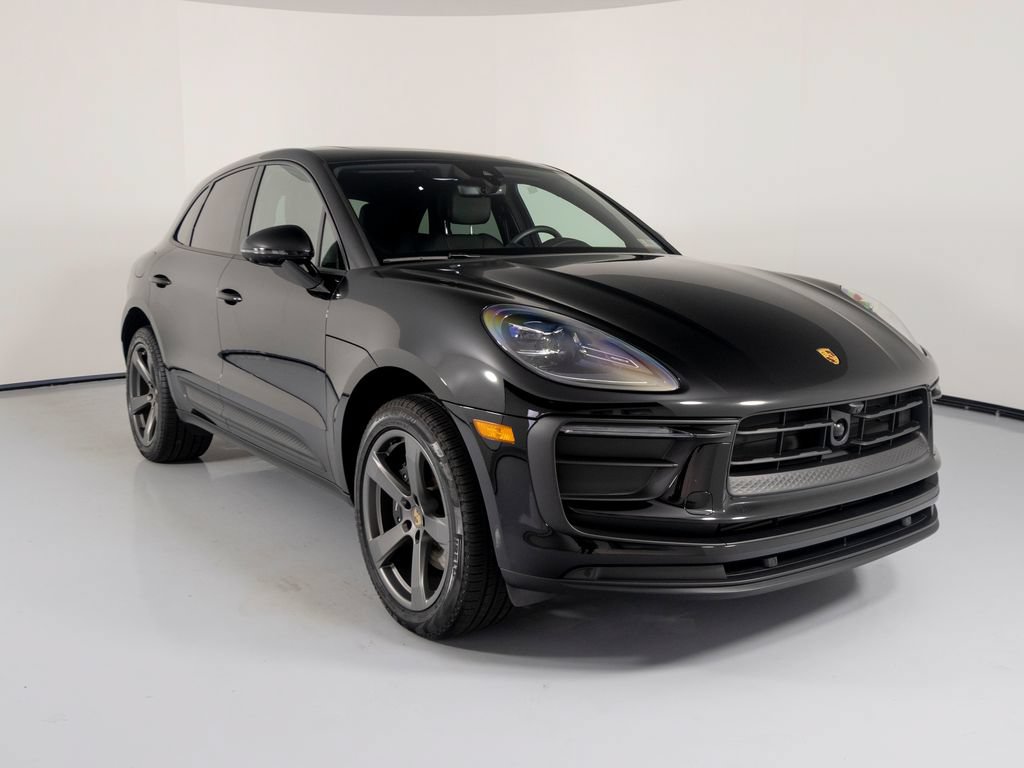 Certified 2026 Porsche Macan AWD/4WD image 13