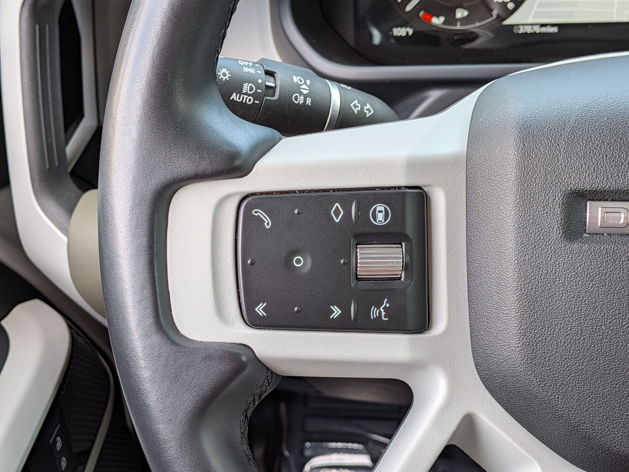 Used 2024 Land Rover Defender 110 S AWD/4WD image 18