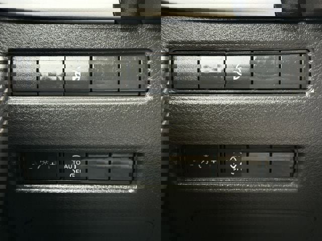 Used 2023 Nissan Rogue SV image 22