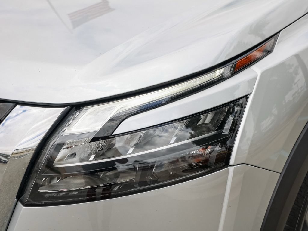 Used 2024 Nissan Pathfinder S FWD image 10