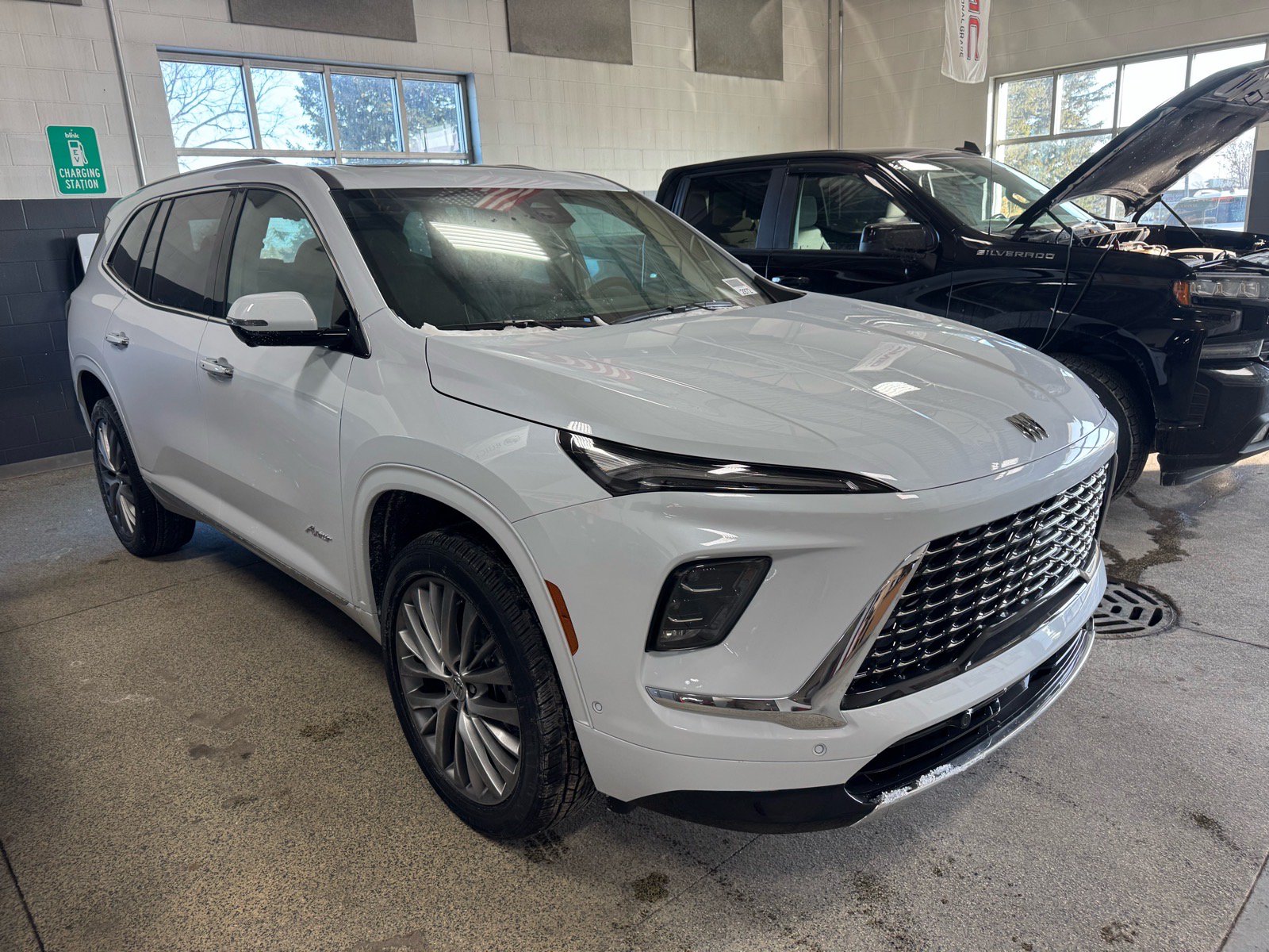 New 2026 Buick Enclave Avenir w/ Super Cruise Package AWD/4WD image 3