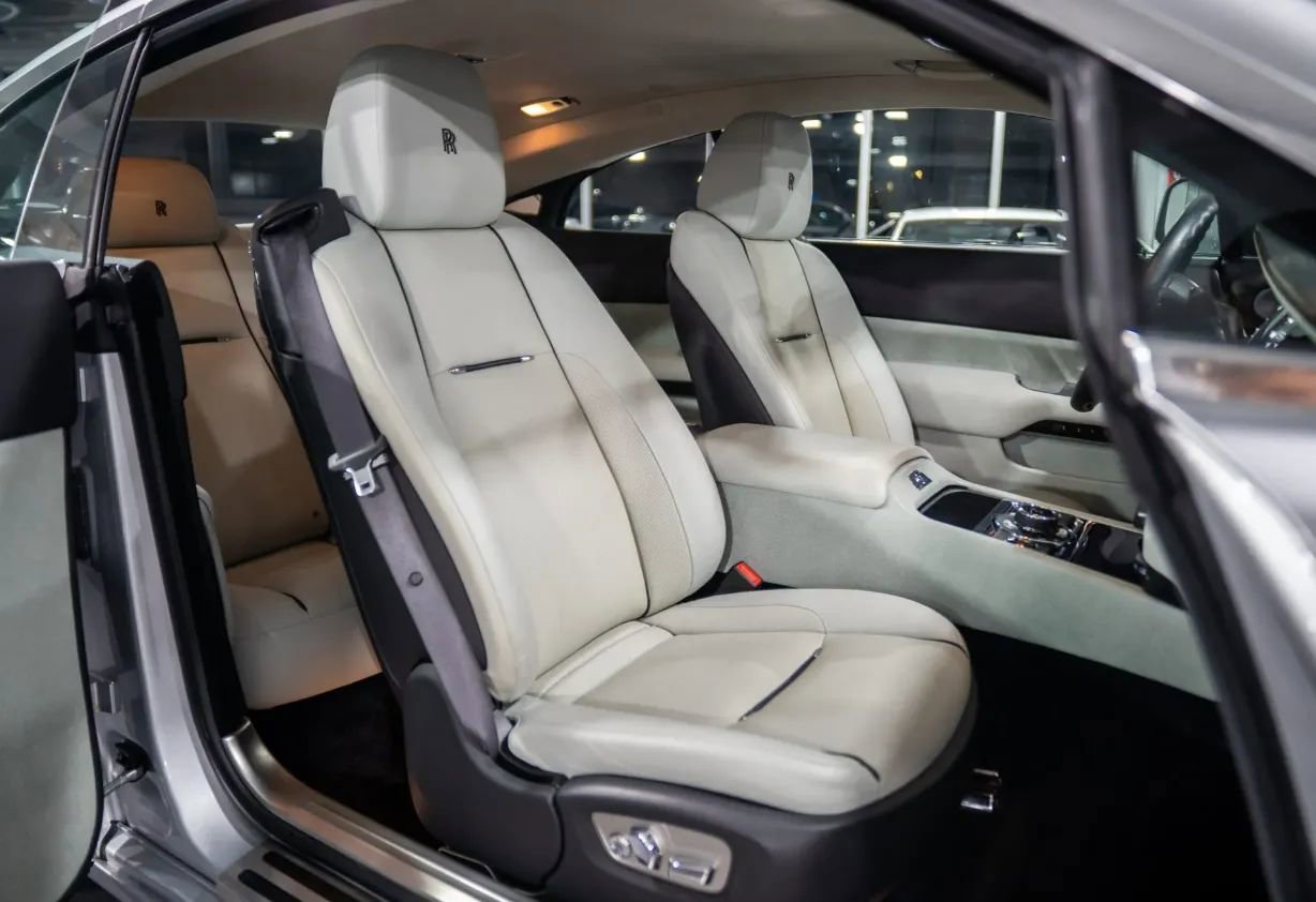 Used 2014 Rolls-Royce Wraith image 26