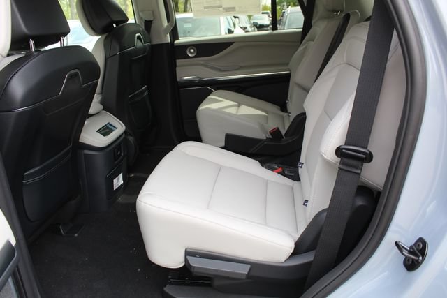New 2026 Lincoln Navigator Reserve w/ Jet Appearance Package AWD/4WD image 13