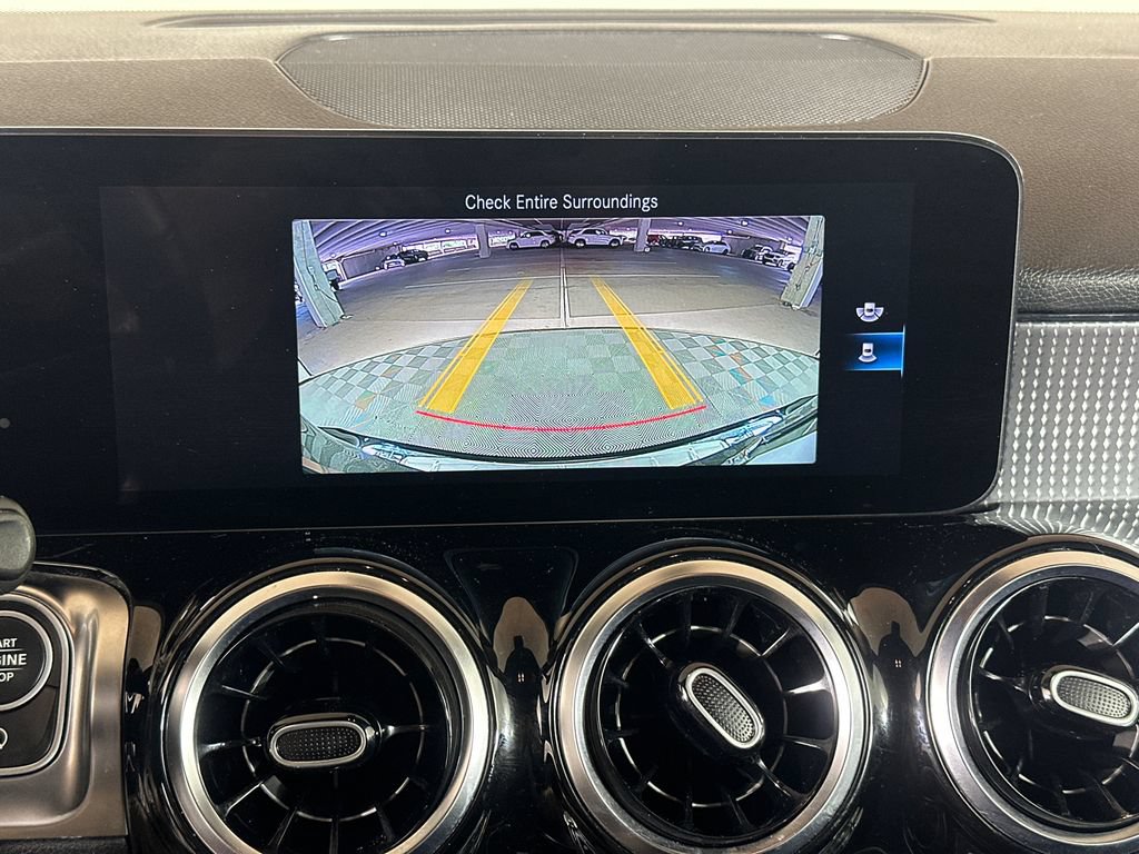 Used 2023 Mercedes-Benz GLB 250 image 30