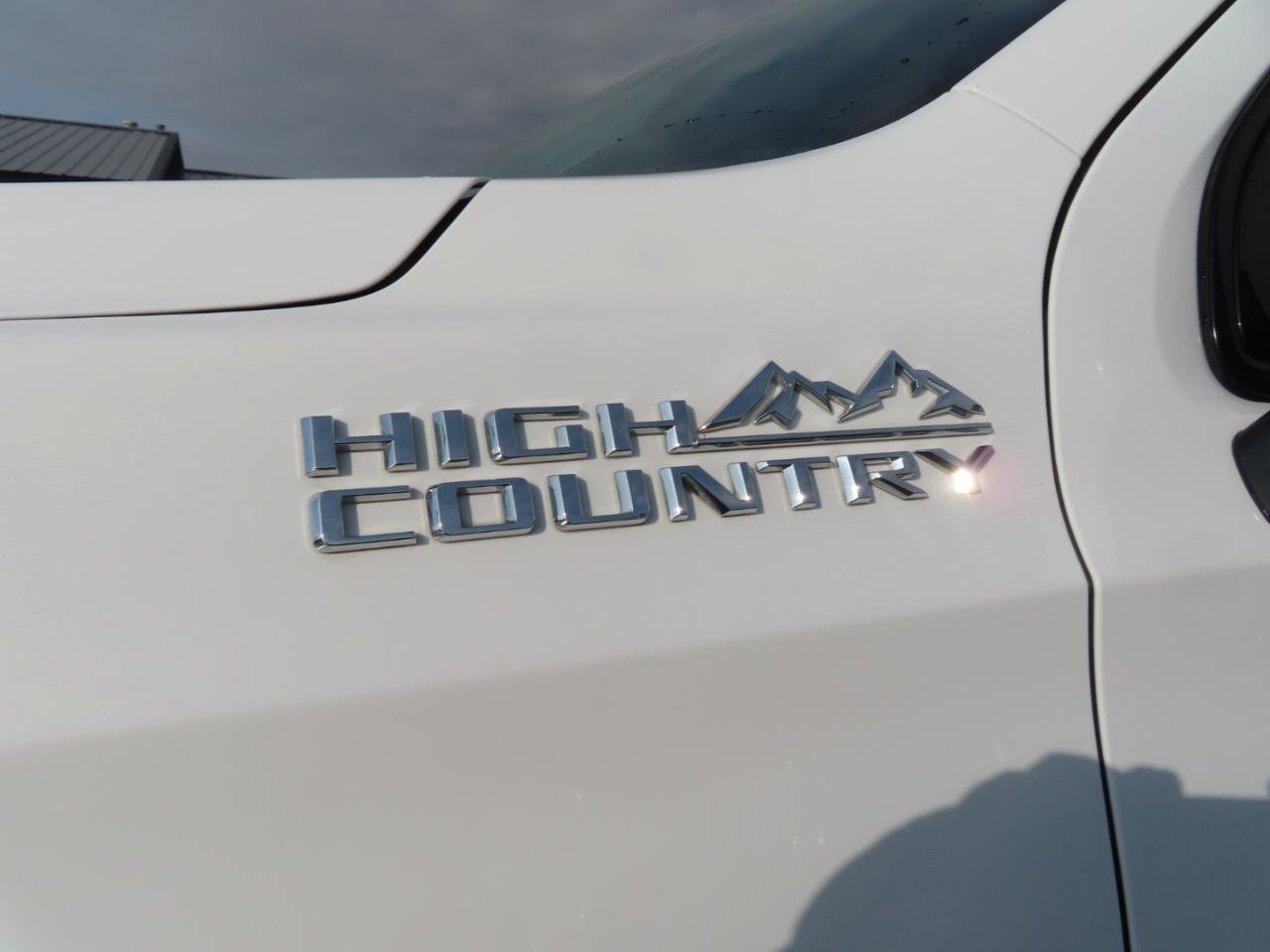 Used 2021 Chevrolet Tahoe High Country w/ Premium Package image 13