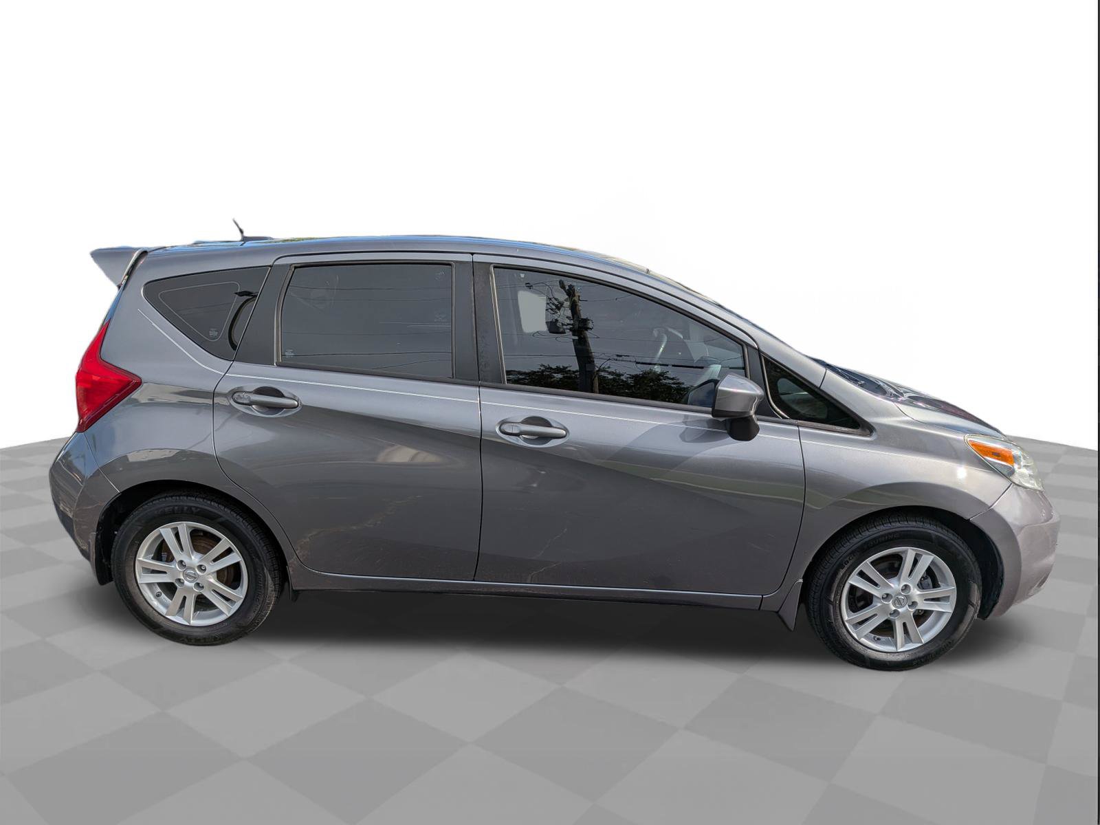 Used 2016 Nissan Versa Note SV w/ Sport Value Package FWD image 3