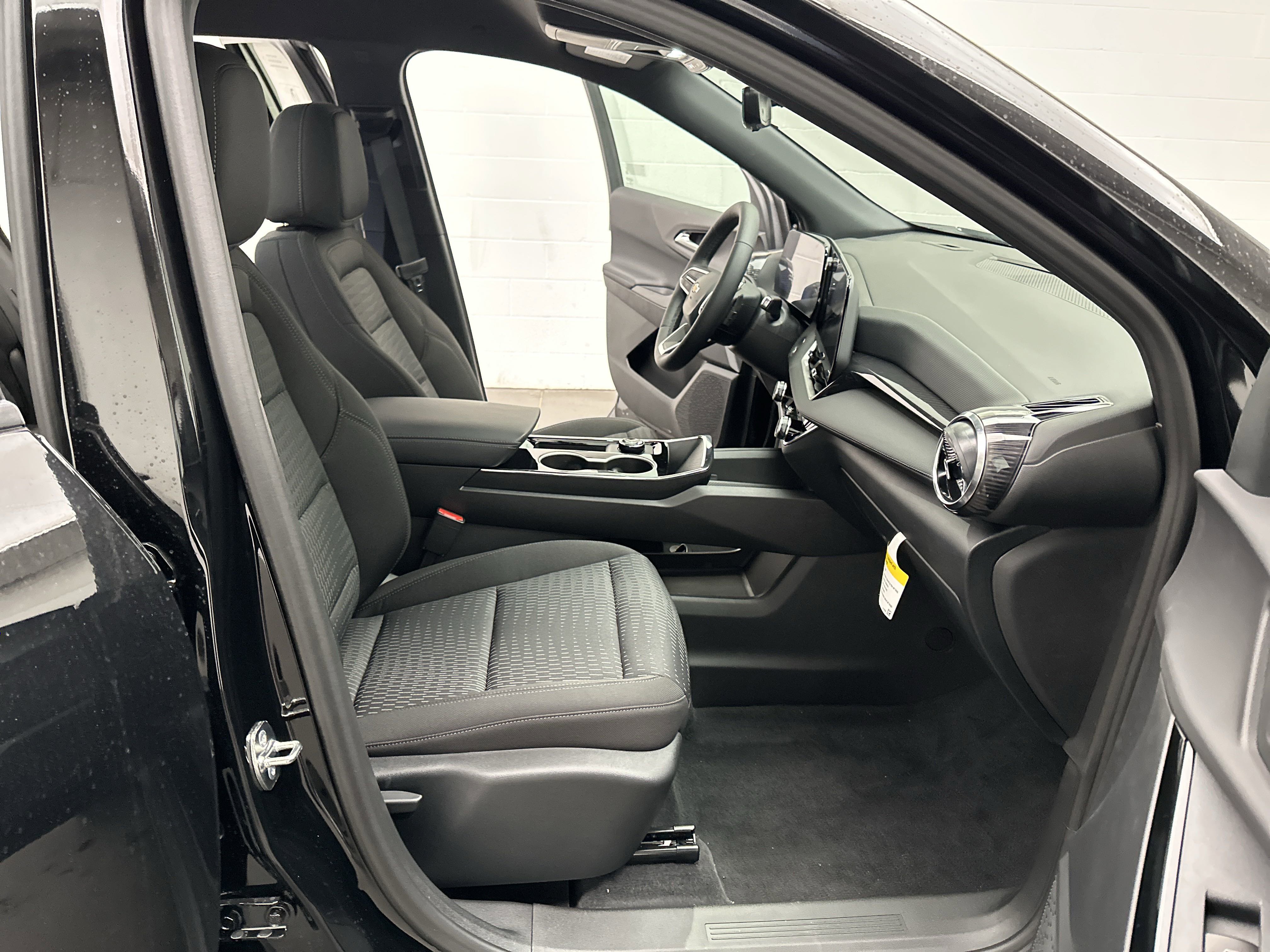 New 2026 Chevrolet Equinox LT w/ Safety and Technology Package image 21