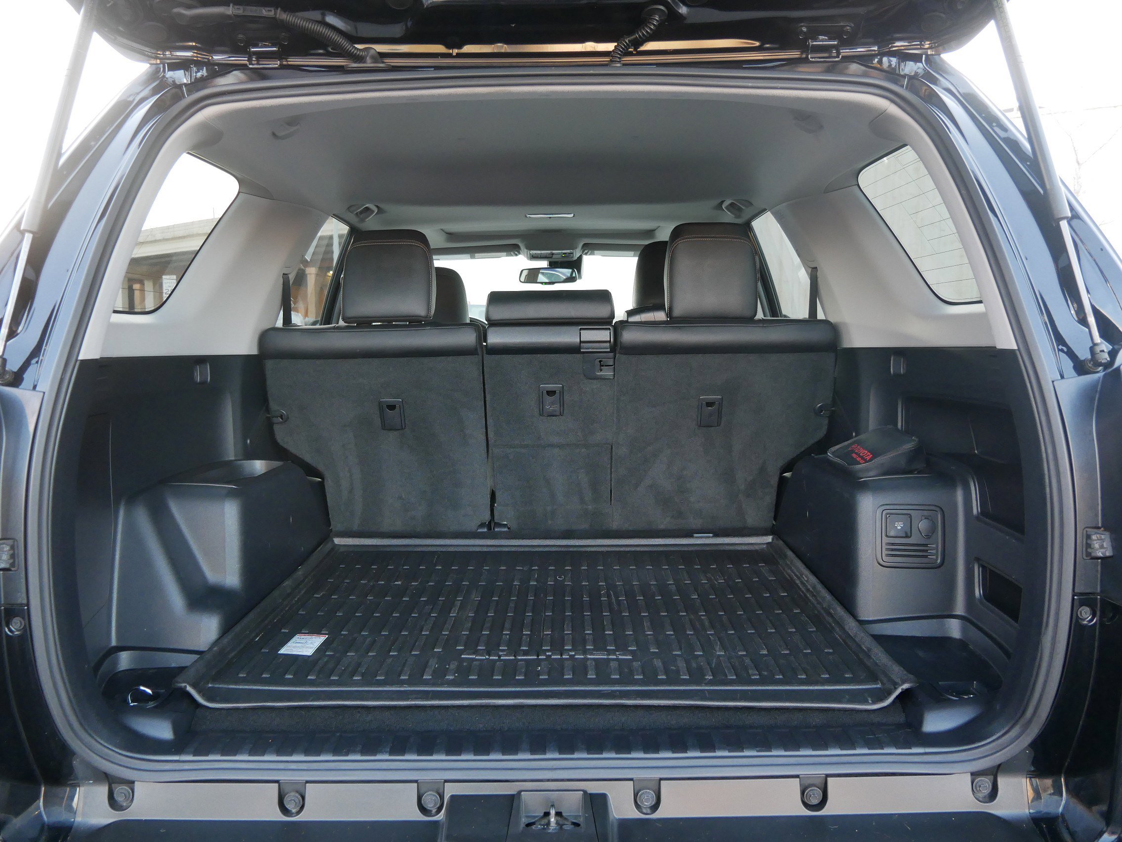 Used 2023 Toyota 4Runner 40th Anniversary SE image 18