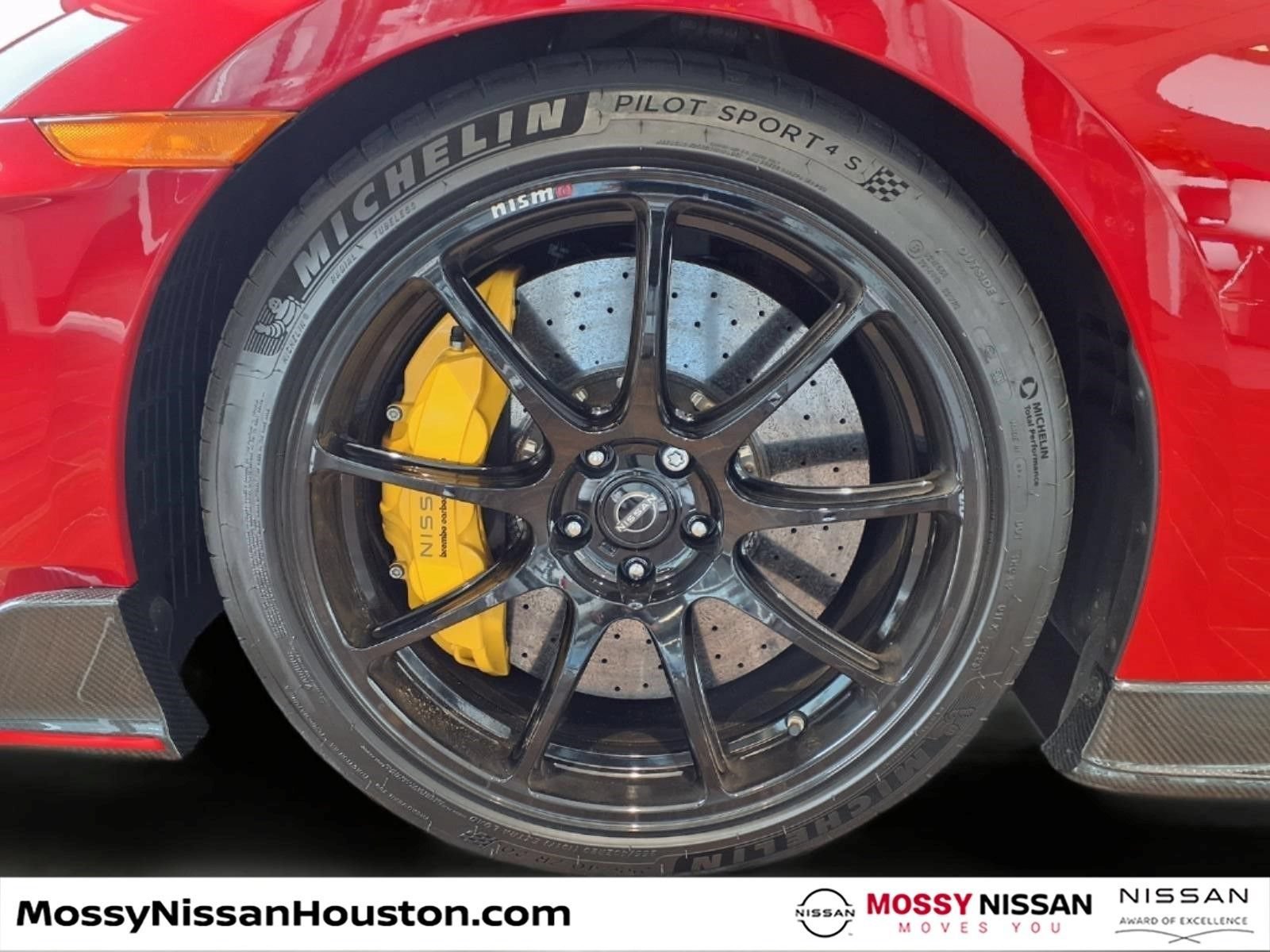 Used 2024 Nissan GT-R NISMO w/ Floor Mat Package AWD/4WD image 7