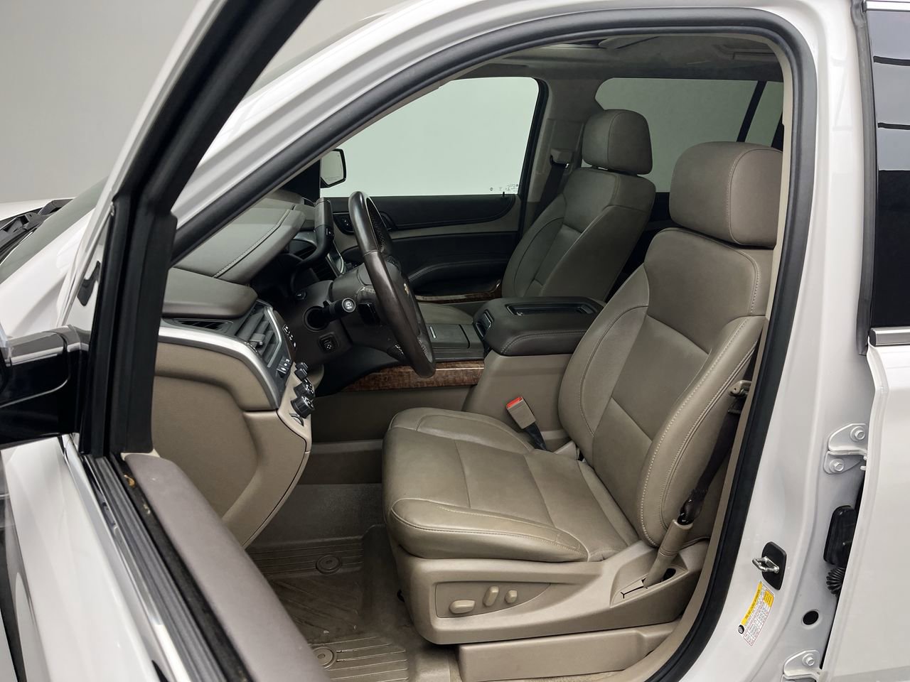Used 2019 Chevrolet Suburban Premier image 17