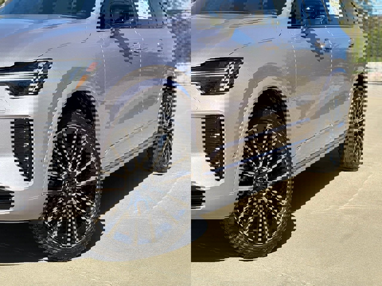 New 2026 Volvo XC90 B6 Ultra w/ Protection Package Premier image 9