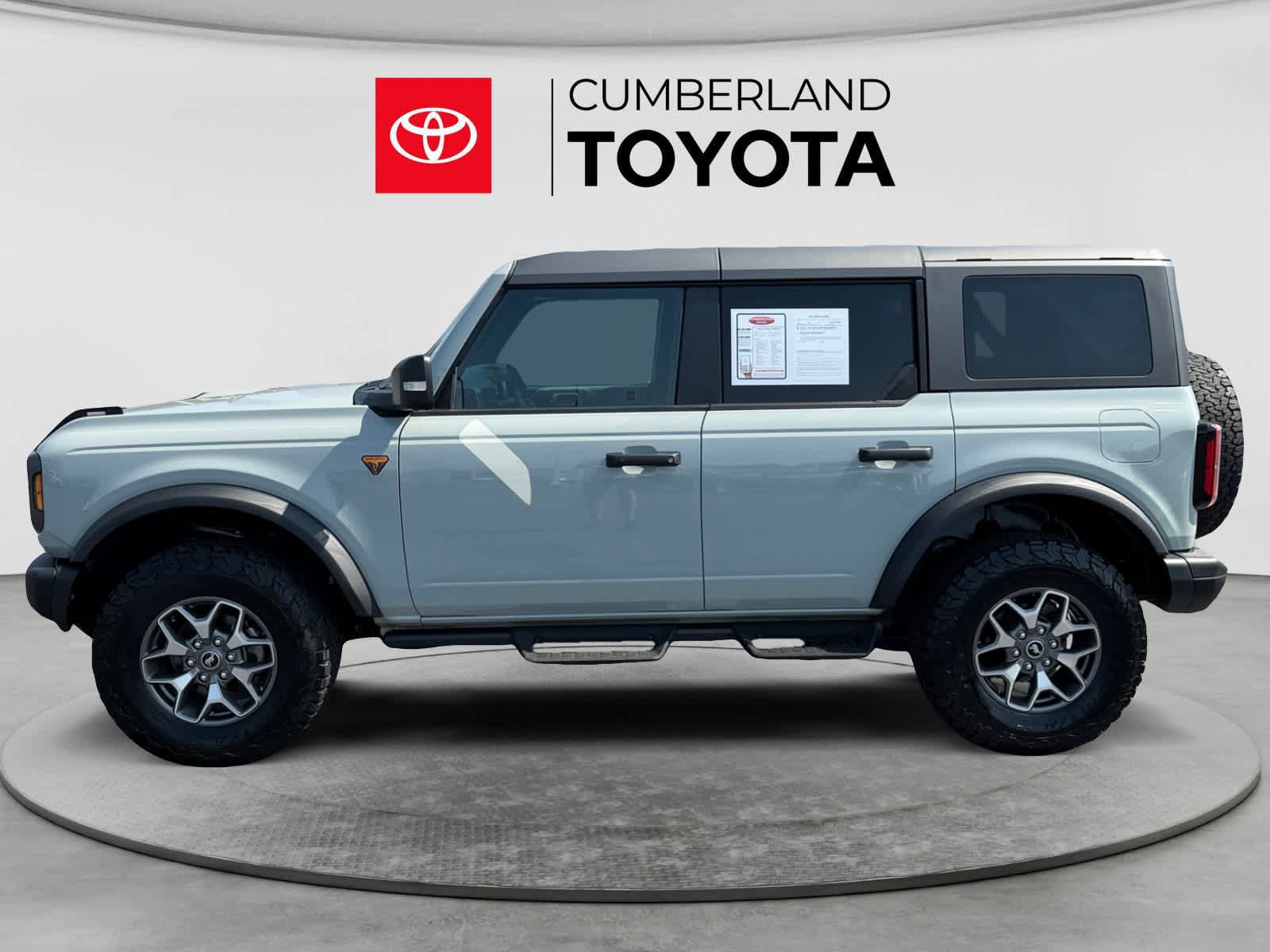 Used 2023 Ford Bronco Badlands AWD/4WD image 2