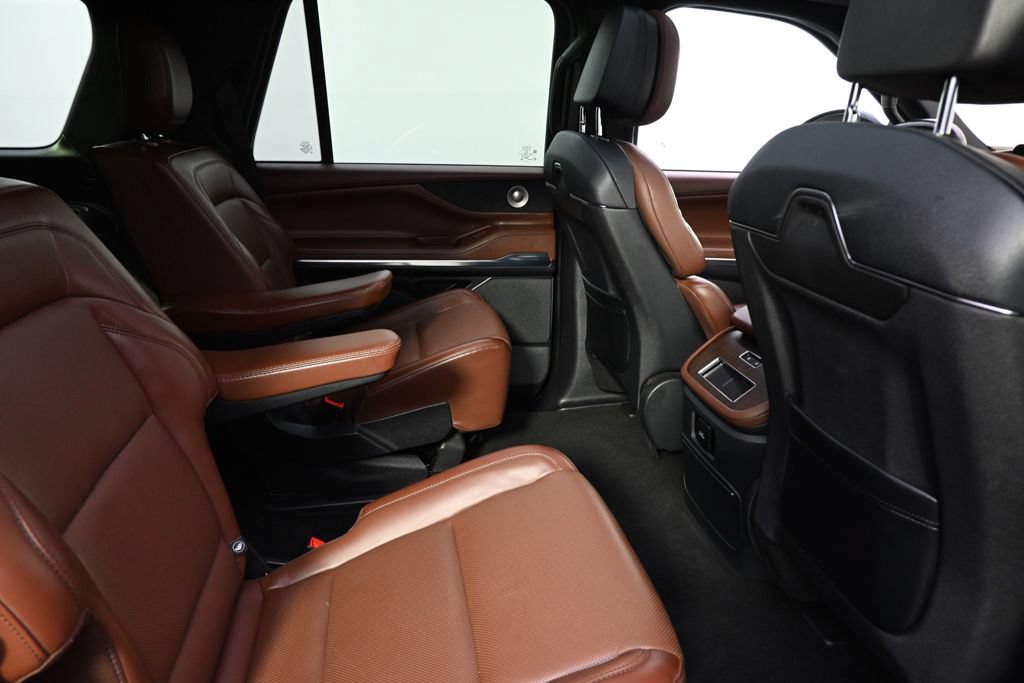 Used 2025 Lincoln Navigator Reserve AWD/4WD image 18
