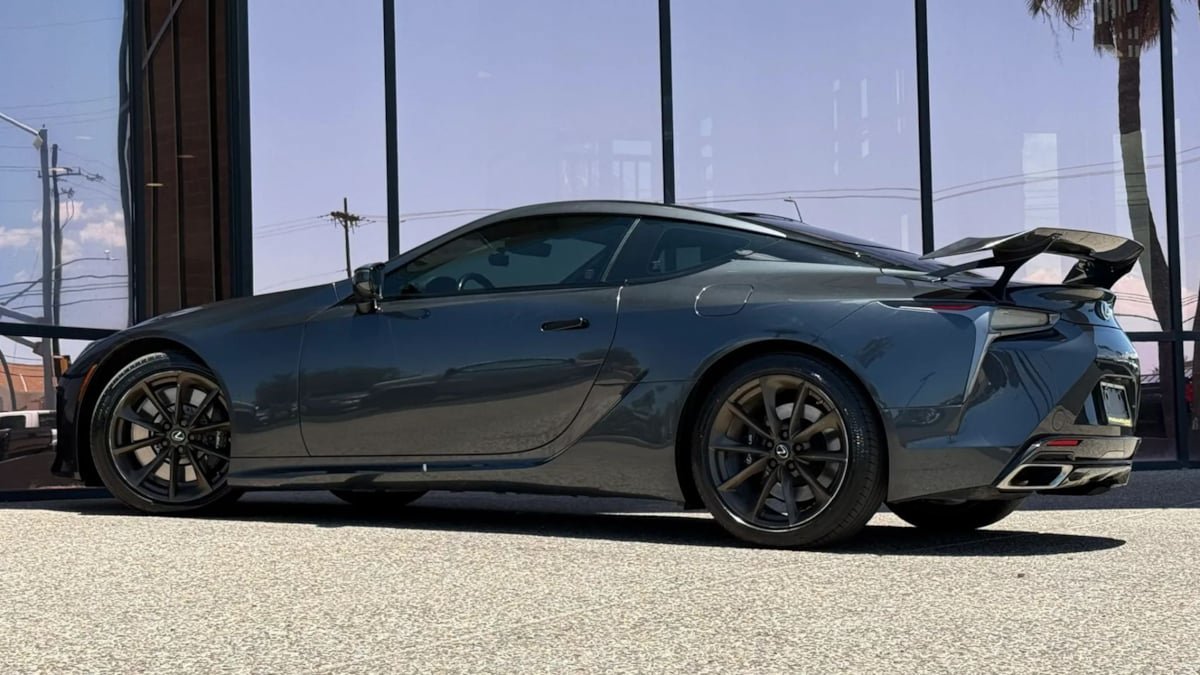 Used 2018 Lexus LC 500 Coupe w/ Touring Package RWD image 6