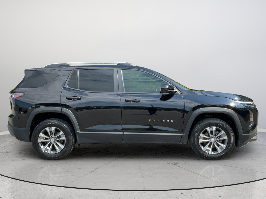 Used 2025 Chevrolet Equinox LT w/ Convenience Package II FWD image 5