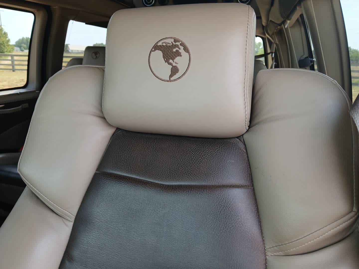 Used 2021 Chevrolet Express 2500 w/ Enhanced Convenience Package RWD image 21