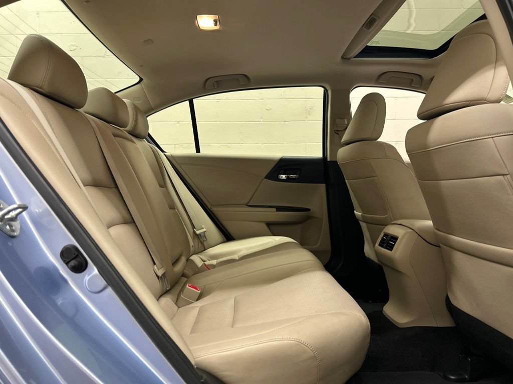 Used 2017 Honda Accord EX-L image 11