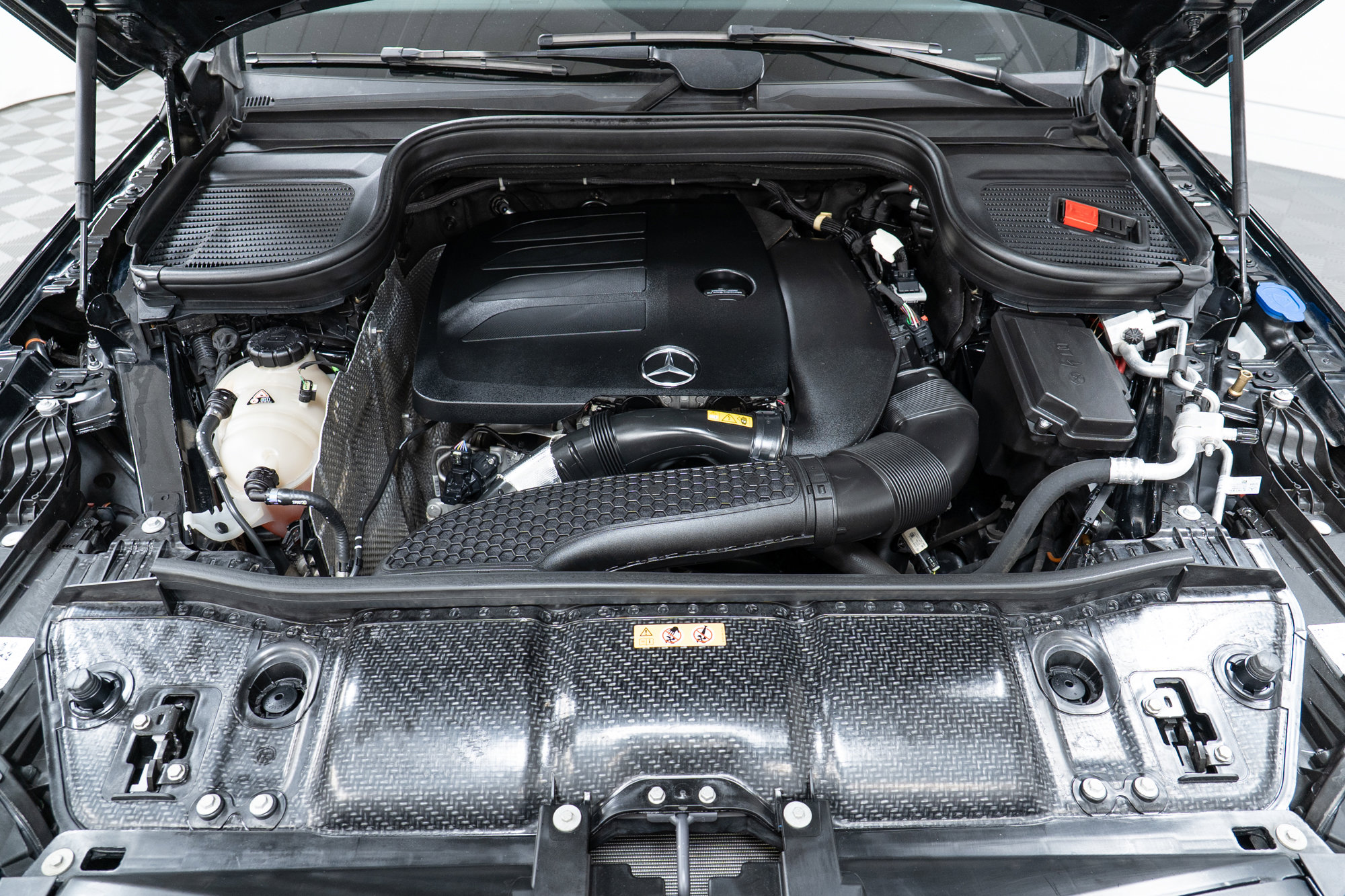 Certified 2022 Mercedes-Benz GLE 350 4MATIC w/ AMG Line Exterior image 9