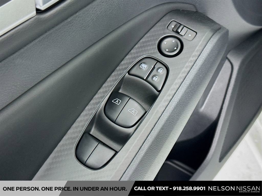 New 2026 Nissan Altima 2.5 SR FWD image 17