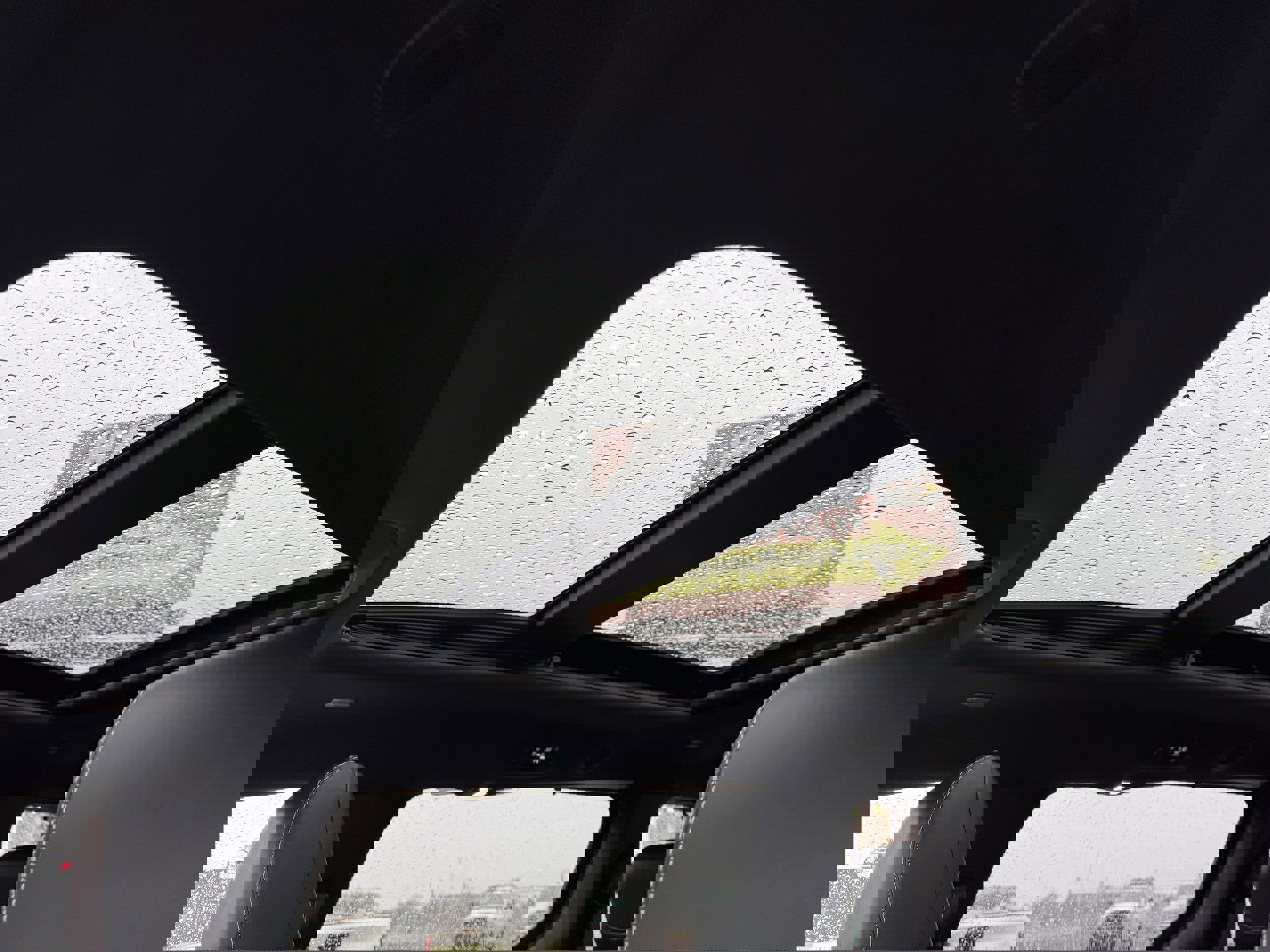 New 2026 Chrysler Pacifica Limited w/ Uconnect Theater Family Group image 10