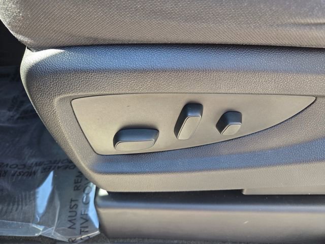 Used 2016 GMC Yukon SLE w/ Enhanced Driver Alert Package image 5