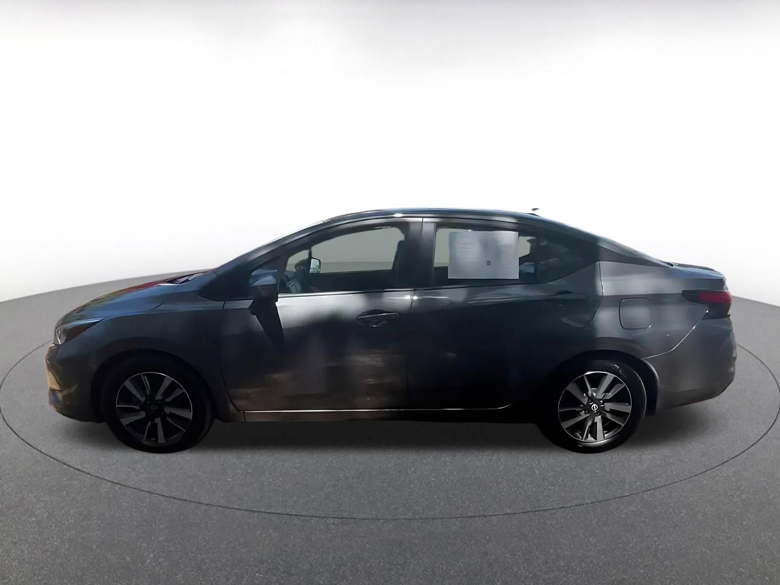 Used 2025 Nissan Versa SV FWD image 9