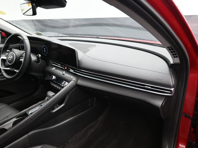 Used 2023 Hyundai Elantra Limited image 9
