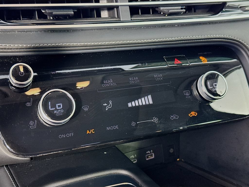 Certified 2023 INFINITI QX60 Luxe w/ Performance Audio Package FWD image 16