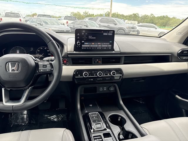 New 2025 Honda Pilot Touring image 22